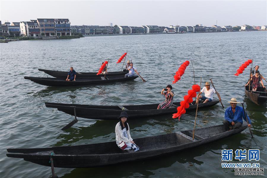 （美丽中国）（3）水上景观栈道扮靓江南水乡古镇